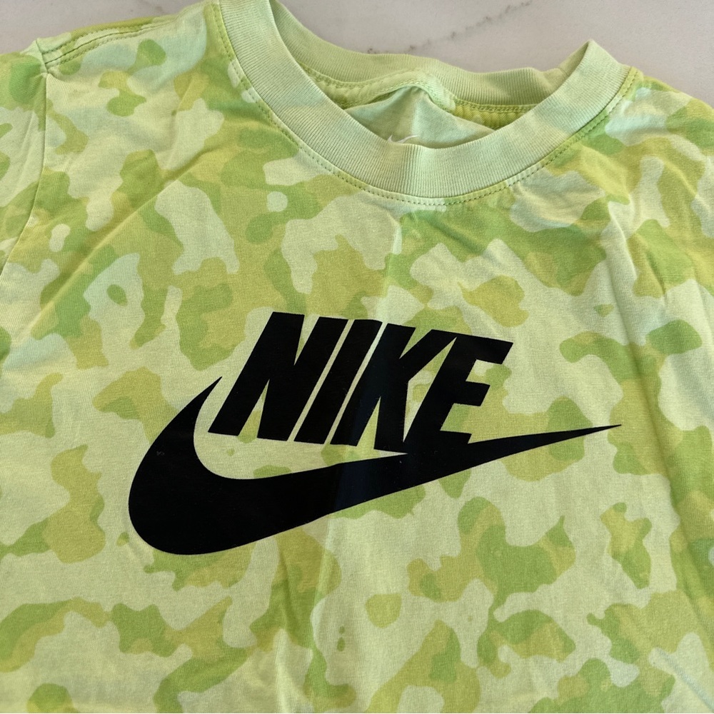 Nike Tee - Picture 2 of 3